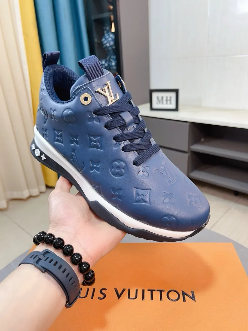 Ex-factory price 520🌹🌹[lv]🌹High-end men's shoes brand: Official website 1:1 Latest masterpiece: The upper is made of Italian imported first-layer cowhide punching design➕made of full genuine leather lining🔥, making walking more convenient and comfortable! Exclusive new style, stunning work [color]! Create a fashionable personality to set off your uniqueness! A must-have for trendy men! Classic🔥Number: 38-44